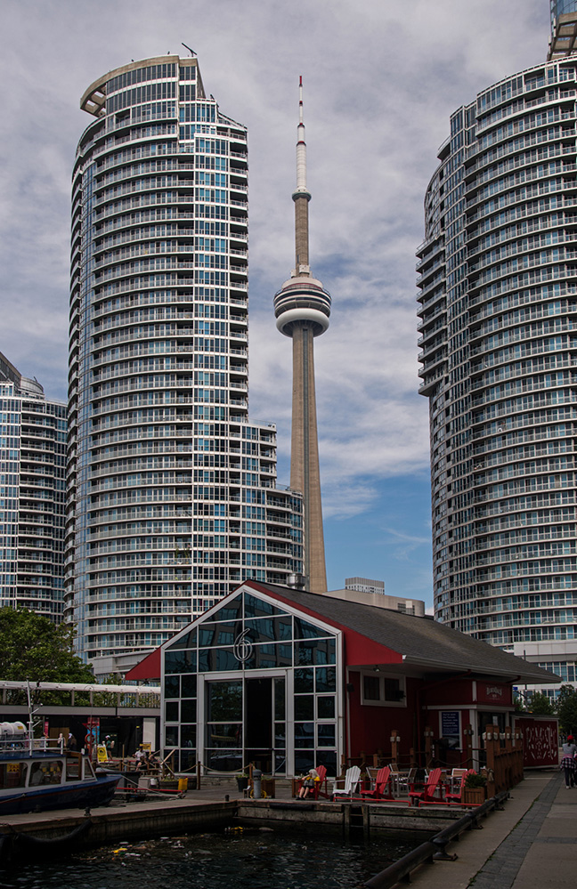 The CN Tower from the Harbourfront 